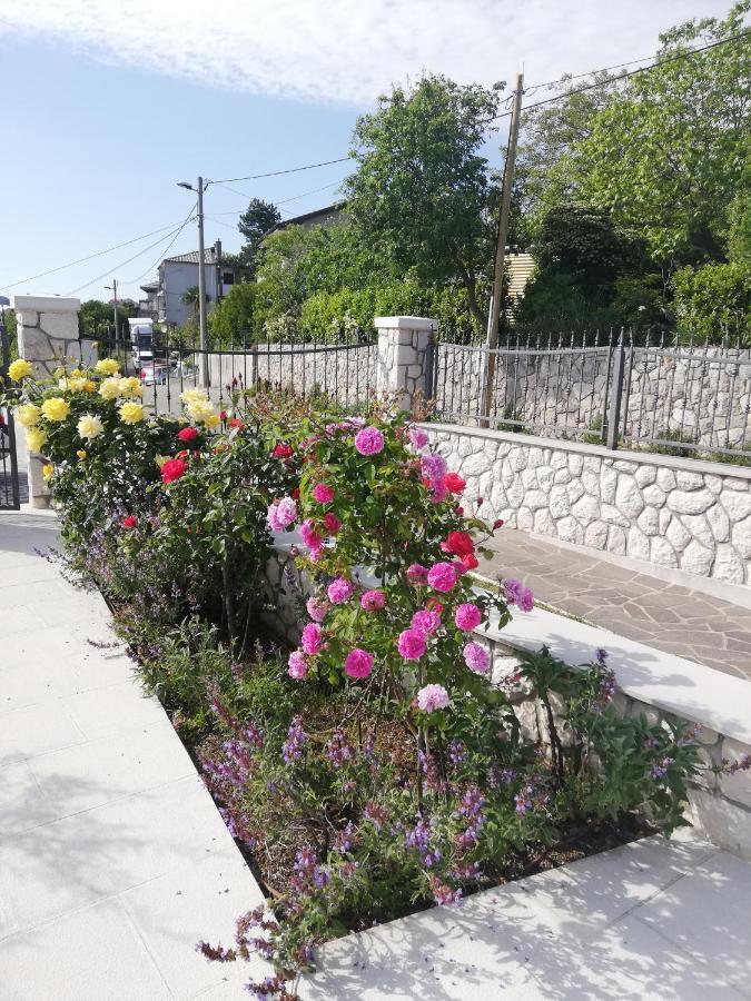 Studio Apartment "Brigita",Parking With Gate Rijeka Exterior photo