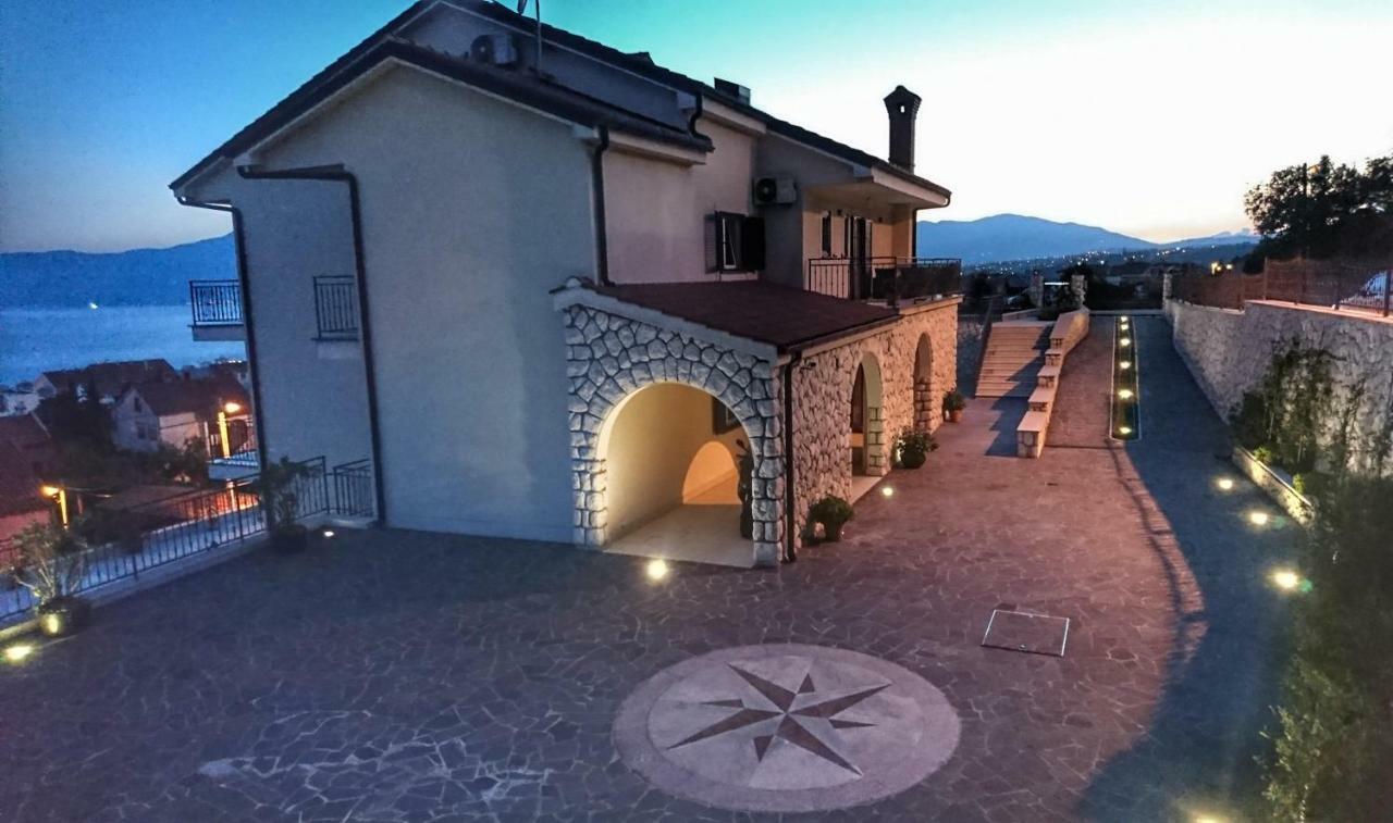Studio Apartment "Brigita",Parking With Gate Rijeka Exterior photo
