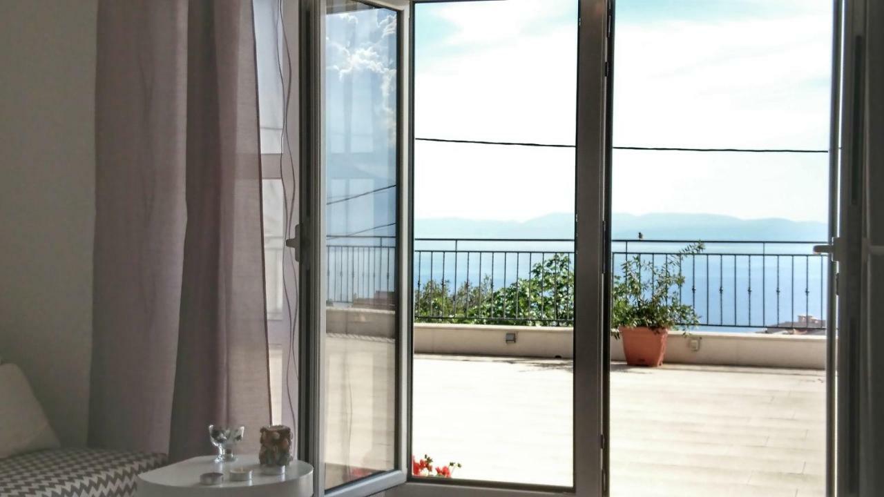 Studio Apartment "Brigita",Parking With Gate Rijeka Exterior photo