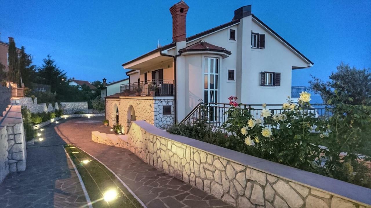Studio Apartment "Brigita",Parking With Gate Rijeka Exterior photo