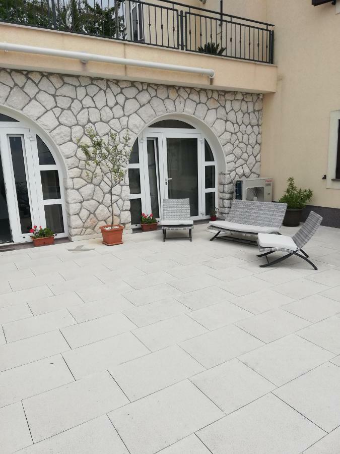Studio Apartment "Brigita",Parking With Gate Rijeka Exterior photo